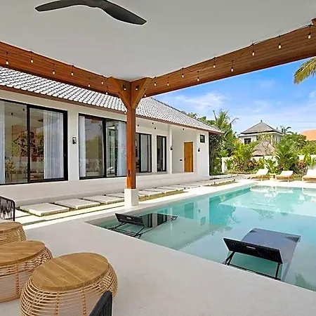 Marbella Villa By Dh